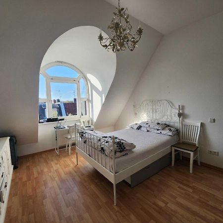 One Private Room Available In A Two Room Apartment In Tegel, Berlijn Buitenkant foto